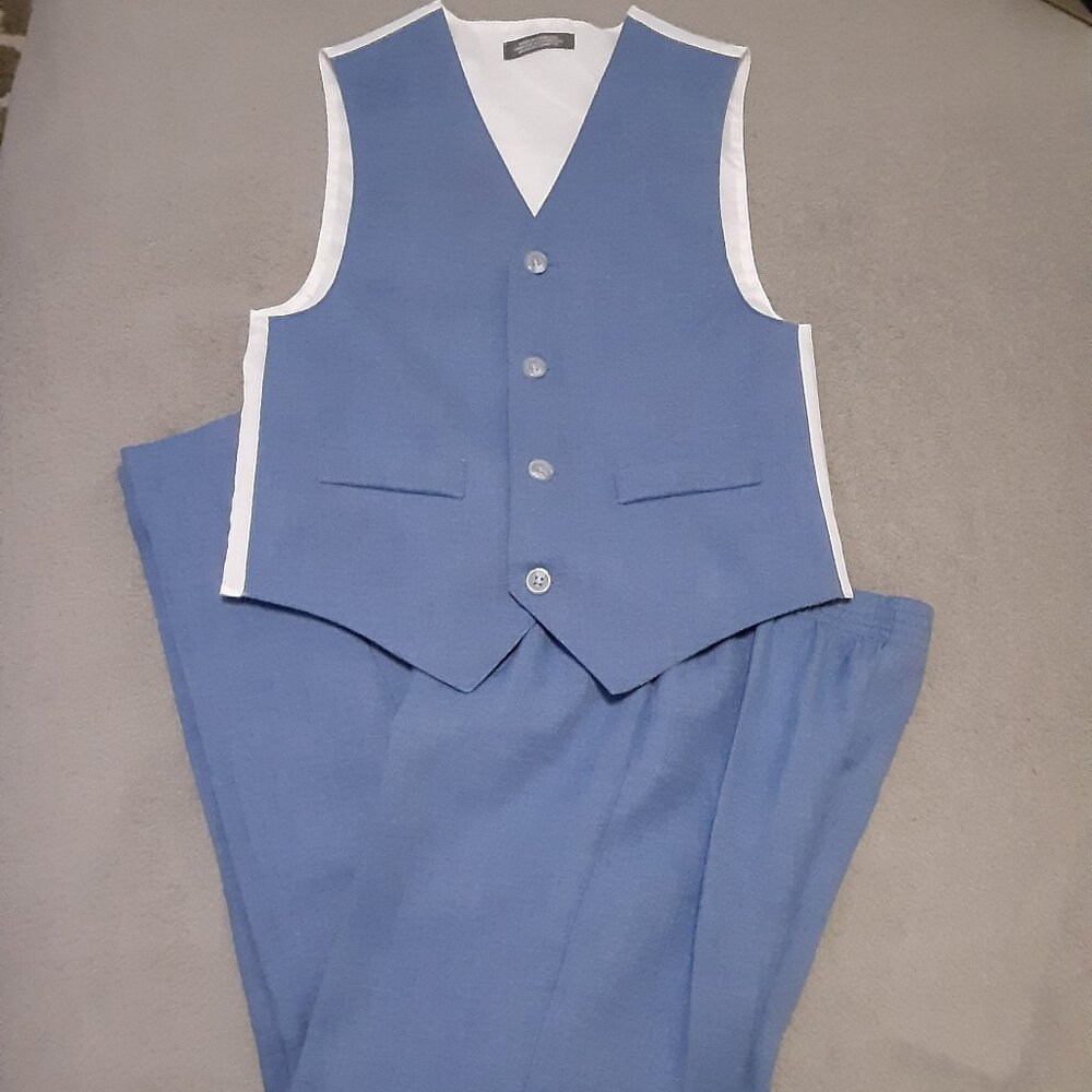 Van Heusen Boys Size 8 Vest & Pant Dress Suit
